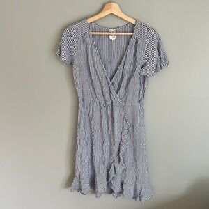 Naïf Women’s Summer Wrap Dress - Large